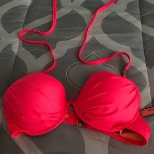 Victoria’s Secret bikini top
